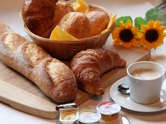 Wahlkampf-Frühstück Frühstück mit anschließender Plakatier-Aktion