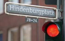 Bonner Straßenschild "Hindenburgplatz"